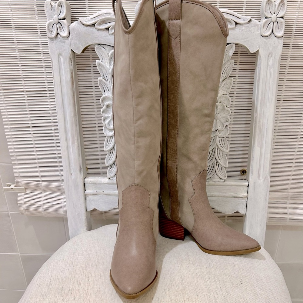 Versona Knee Boot, Taupe, sz 6